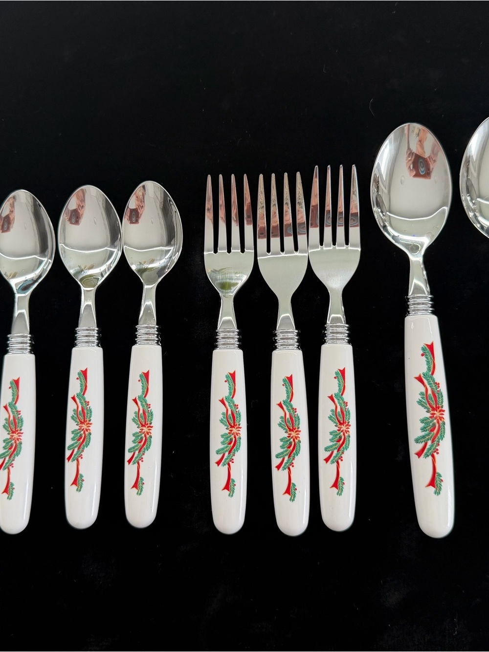 Holiday Poinsettia Flatware Set with White Handles - 7-Piece Holiday Cutlery